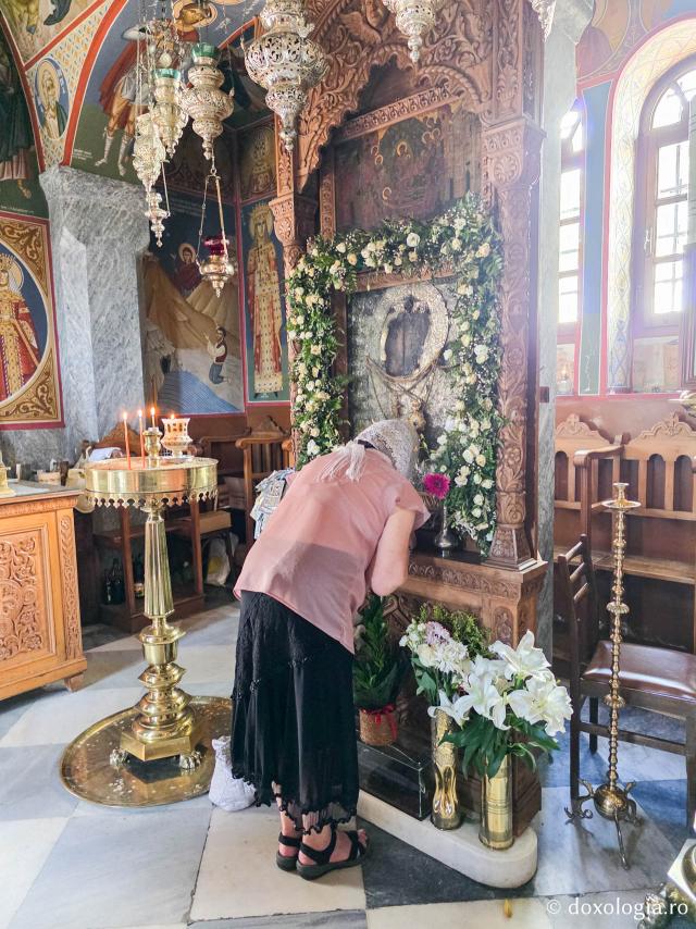 Biserica „Panaghia Diasozousa” din Patmos – locașul ce deține o frumoasă icoană făcătoare de minuni a Maicii Domnului
