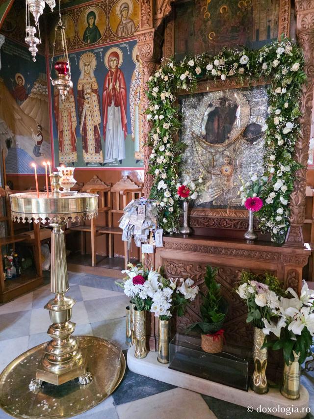 Icoana Maicii Domnului - Biserica „Panaghia Diasozousa” din Patmos – locașul ce deține o frumoasă icoană făcătoare de minuni a Maicii Domnului