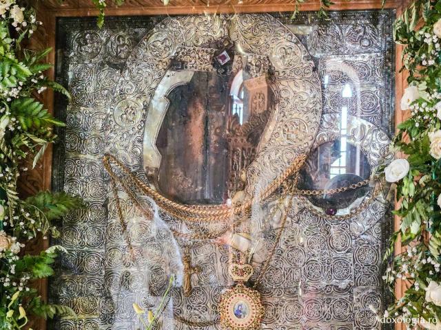Biserica „Panaghia Diasozousa” din Patmos – locașul ce deține o frumoasă icoană făcătoare de minuni a Maicii Domnului