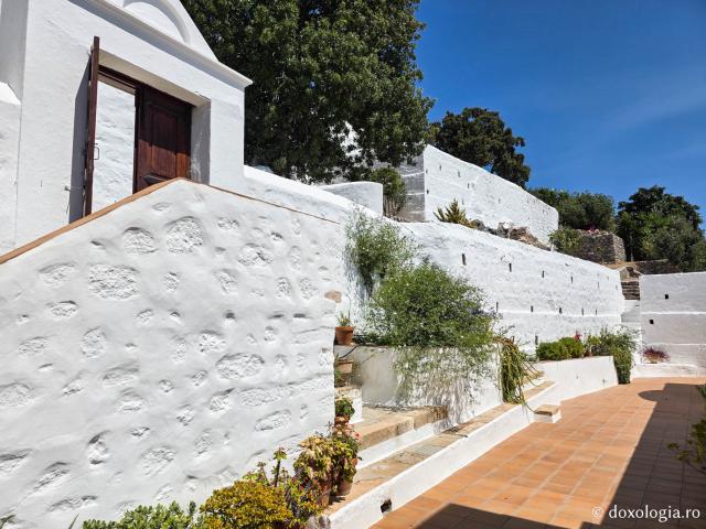 Biserica „Panaghia Diasozousa” din Patmos – locașul ce deține o frumoasă icoană făcătoare de minuni a Maicii Domnului