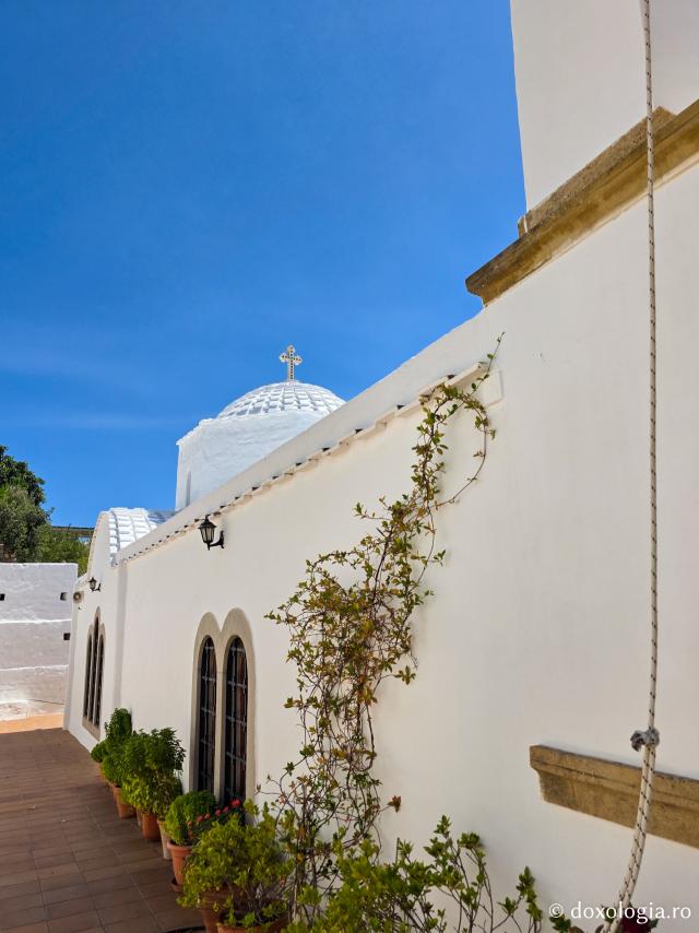 Biserica „Panaghia Diasozousa” din Patmos – locașul ce deține o frumoasă icoană făcătoare de minuni a Maicii Domnului