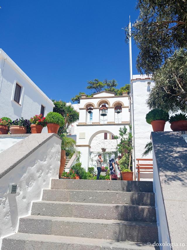 Biserica „Panaghia Diasozousa” din Patmos – locașul ce deține o frumoasă icoană făcătoare de minuni a Maicii Domnului