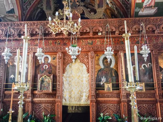 Biserica „Panaghia Diasozousa” din Patmos – locașul ce deține o frumoasă icoană făcătoare de minuni a Maicii Domnului