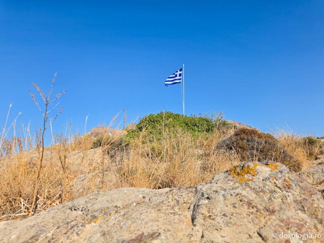 Paraclisul închinat Sfintei Mucenițe Paraschevi, bisericuța de pe stâncă din Skala, Insula Patmos