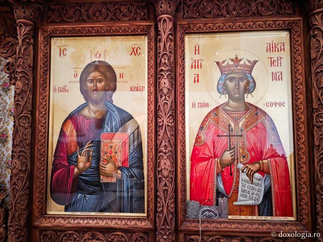 Moment de tihnă la biserica închinată Sfântului Mucenic Foca din Patmos