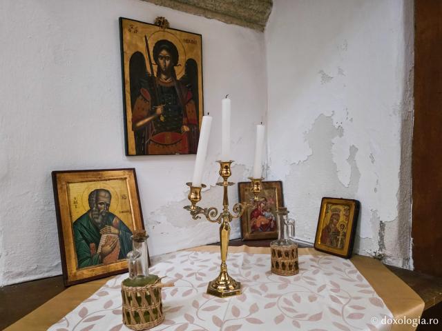 Moment de tihnă la biserica închinată Sfântului Mucenic Foca din Patmos