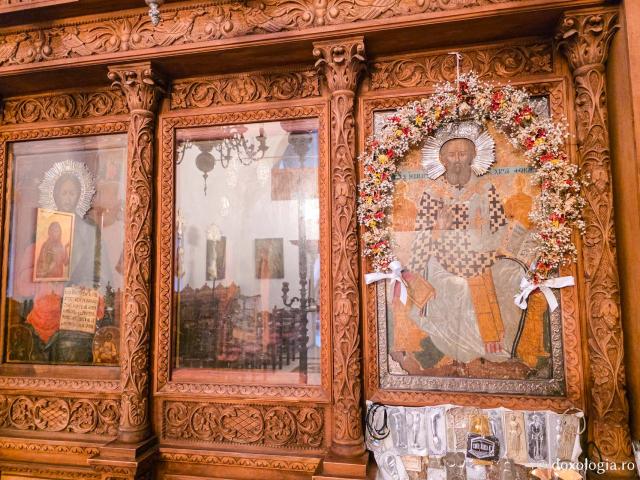 Moment de tihnă la biserica închinată Sfântului Mucenic Foca din Patmos