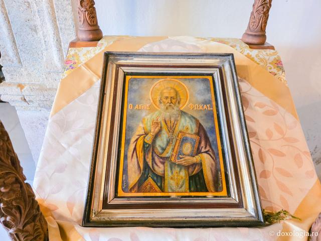 Moment de tihnă la biserica închinată Sfântului Mucenic Foca din Patmos