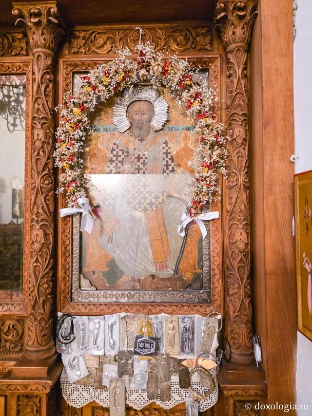 Moment de tihnă la biserica închinată Sfântului Mucenic Foca din Patmos