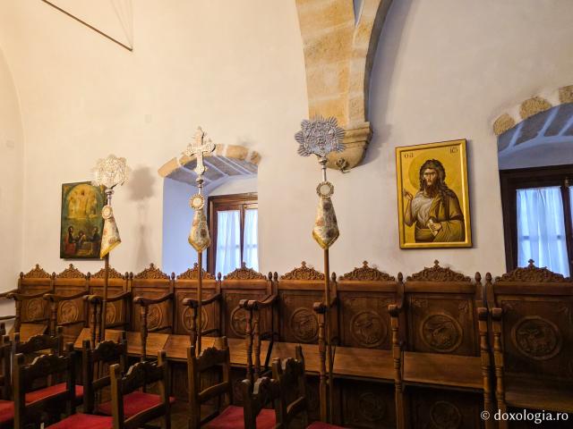Moment de tihnă la biserica închinată Sfântului Mucenic Foca din Patmos