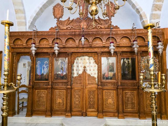 Moment de tihnă la biserica închinată Sfântului Mucenic Foca din Patmos
