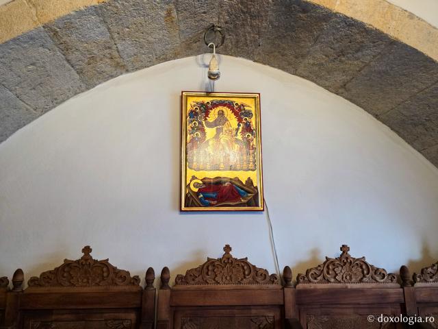 Moment de tihnă la biserica închinată Sfântului Mucenic Foca din Patmos