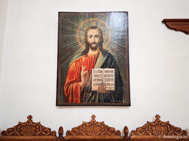 Moment de tihnă la biserica închinată Sfântului Mucenic Foca din Patmos