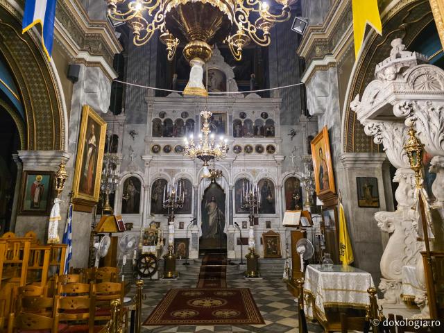 Biserica „Sfântul Ierarh Nicolae” – locașul impunător cu vedere spre portul din Insula Kalymnos