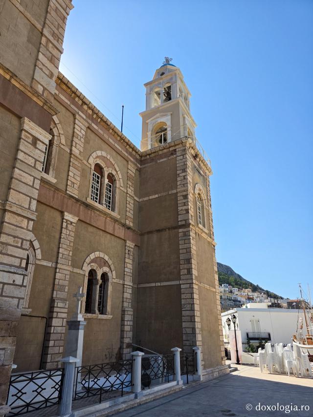 Biserica „Sfântul Ierarh Nicolae” – locașul impunător cu vedere spre portul din Insula Kalymnos