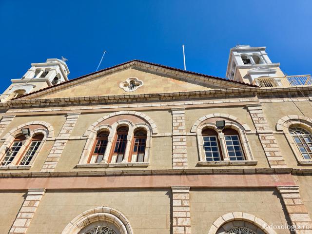 Biserica „Sfântul Ierarh Nicolae” – locașul impunător cu vedere spre portul din Insula Kalymnos