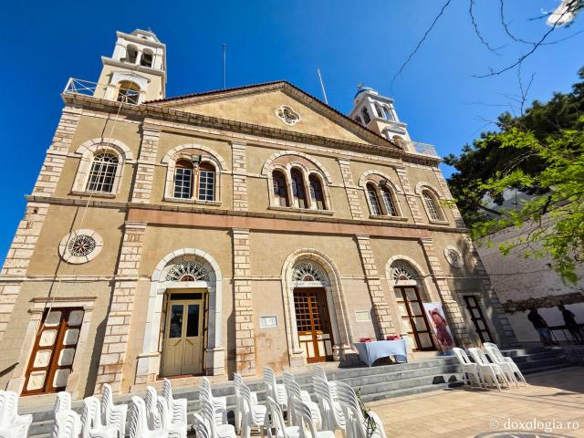 Biserica „Sfântul Ierarh Nicolae” – locașul impunător cu vedere spre portul din Insula Kalymnos