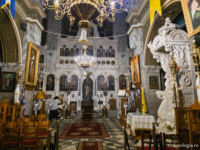 Biserica „Sfântul Ierarh Nicolae” – locașul impunător cu vedere spre portul din Insula Kalymnos
