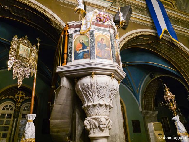 Biserica „Sfântul Ierarh Nicolae” – locașul impunător cu vedere spre portul din Insula Kalymnos