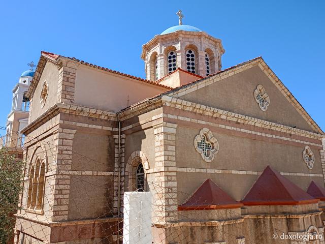 Biserica „Sfântul Ierarh Nicolae” – locașul impunător cu vedere spre portul din Insula Kalymnos
