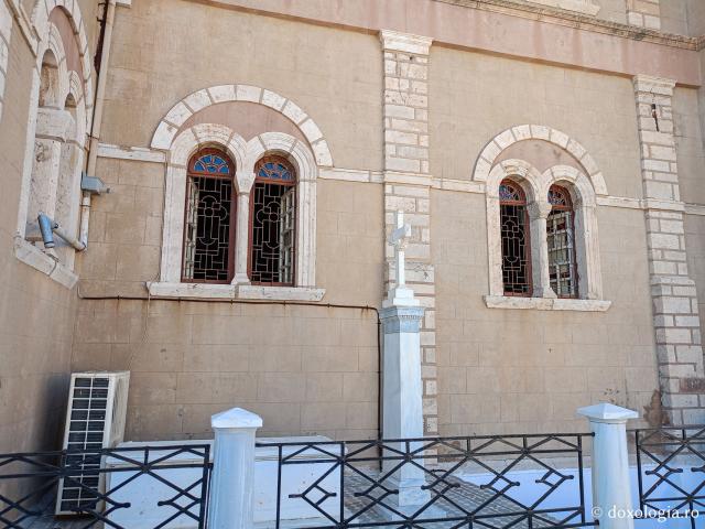 Biserica „Sfântul Ierarh Nicolae” – locașul impunător cu vedere spre portul din Insula Kalymnos
