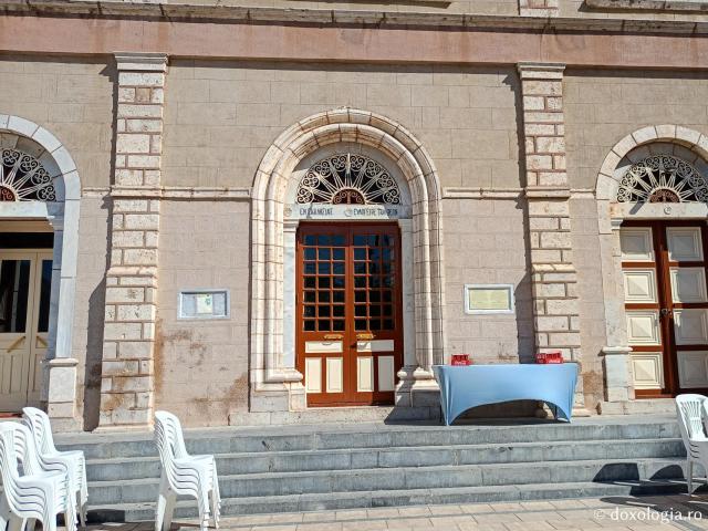 Biserica „Sfântul Ierarh Nicolae” – locașul impunător cu vedere spre portul din Insula Kalymnos