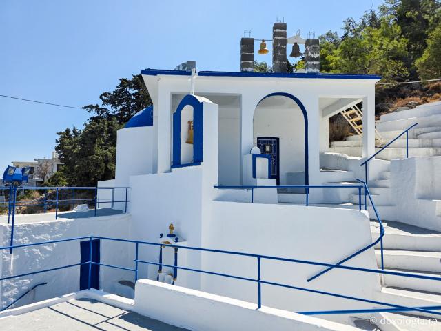 Pași de pelerin la capela închinată Sfintei Cruci din Pothia, capitala Insulei Kalymnos