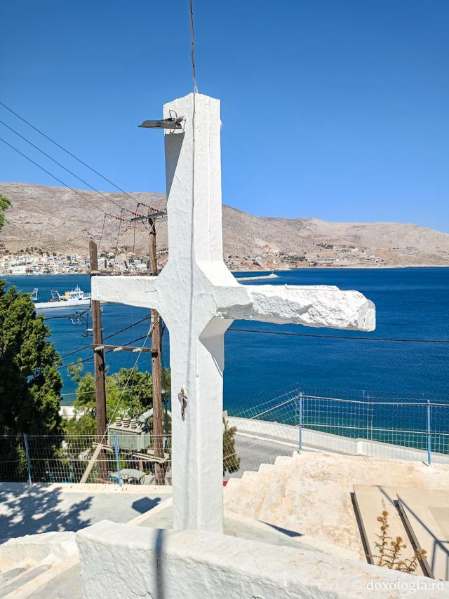 Pași de pelerin la capela închinată Sfintei Cruci din Pothia, capitala Insulei Kalymnos