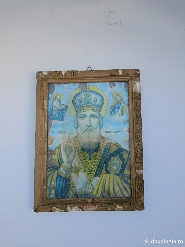Pași de pelerin la capela închinată Sfintei Cruci din Pothia, capitala Insulei Kalymnos