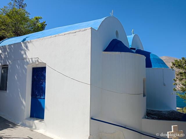Pași de pelerin la capela închinată Sfintei Cruci din Pothia, capitala Insulei Kalymnos
