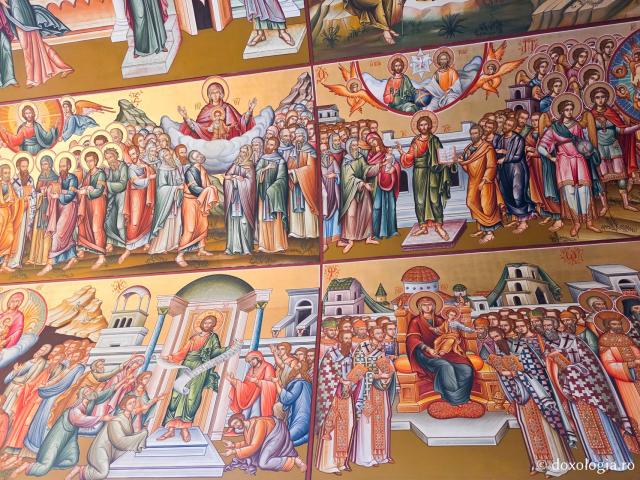 Clipe de răgaz în fața frescelor din biserica principală a Mănăstirii Sfântului Cuvios Sava cel Nou din Kalymnos