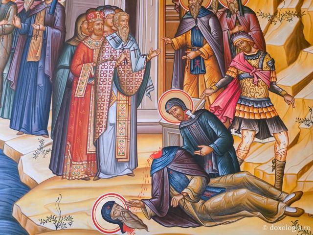 Clipe de răgaz în fața frescelor din biserica principală a Mănăstirii Sfântului Cuvios Sava cel Nou din Kalymnos
