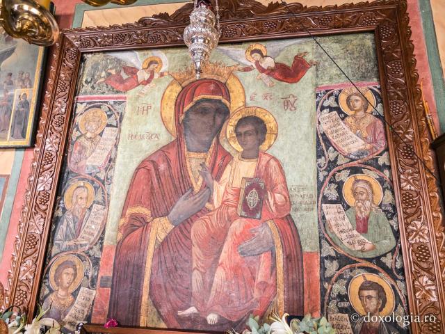 Icoana cu trei ochi a Maicii Domnului „Eleusa” - Mănăstirea „Izvorul Tămăduirii” din Patmos – locașul ce adăpostește Icoana cu trei ochi a Maicii Domnului „Eleusa”
