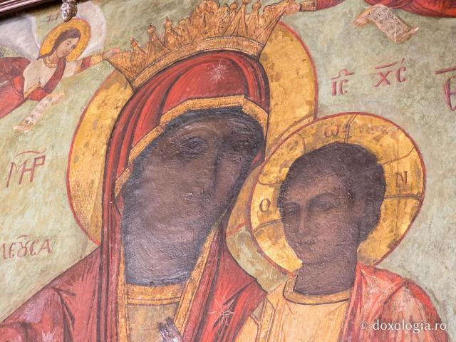 Icoana cu trei ochi a Maicii Domnului „Eleusa” - Mănăstirea „Izvorul Tămăduirii” din Patmos – locașul ce adăpostește Icoana cu trei ochi a Maicii Domnului „Eleusa”