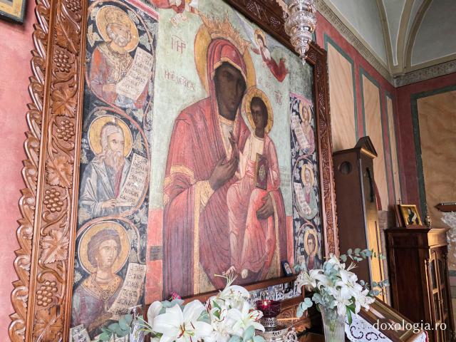 Icoana cu trei ochi a Maicii Domnului „Eleusa” din Patmos – icoana ce a dispărut trei zile în timpul Sfintei Liturghii / Foto: Magda Buftea Icoana cu trei ochi a Maicii Domnului „Eleusa” din Patmos – icoana ce a dispărut trei zile în timpul Sfintei Liturghii