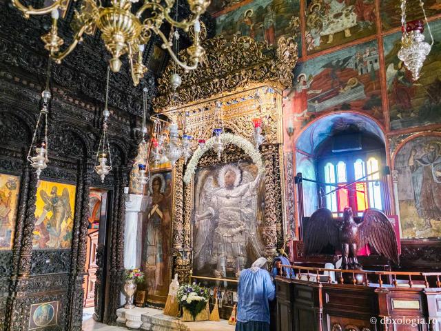 Icoana făcătoare de minuni a Sfântului Arhanghel Mihail Panormitul din Insula Symi