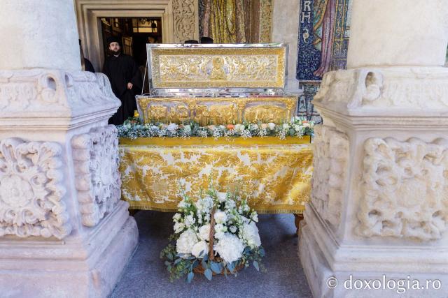 Racla cu moaștele Sfântului Cuvios Mărturisitor Sofian de la Antim / Foto: pr. Silviu Cluci Racla cu moaștele Sfântului Cuvios Mărturisitor Sofian de la Antim
