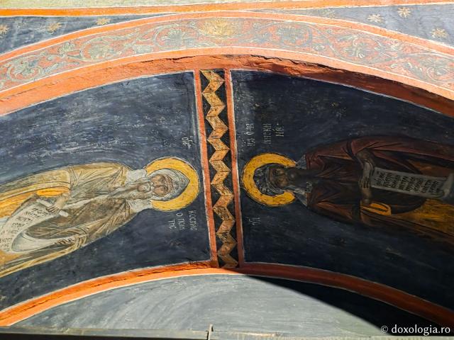 Mănăstirea „Izvorul Tămăduirii” din Patmos – locașul ce adăpostește Icoana cu trei ochi a Maicii Domnului „Eleusa” / Foto: Magda Buftea Mănăstirea „Izvorul Tămăduirii” din Patmos – locașul ce adăpostește Icoana cu trei ochi a Maicii Domnului „Eleusa”