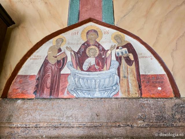 Mănăstirea „Izvorul Tămăduirii” din Patmos – locașul ce adăpostește Icoana cu trei ochi a Maicii Domnului „Eleusa” / Foto: Magda Buftea Mănăstirea „Izvorul Tămăduirii” din Patmos – locașul ce adăpostește Icoana cu trei ochi a Maicii Domnului „Eleusa”