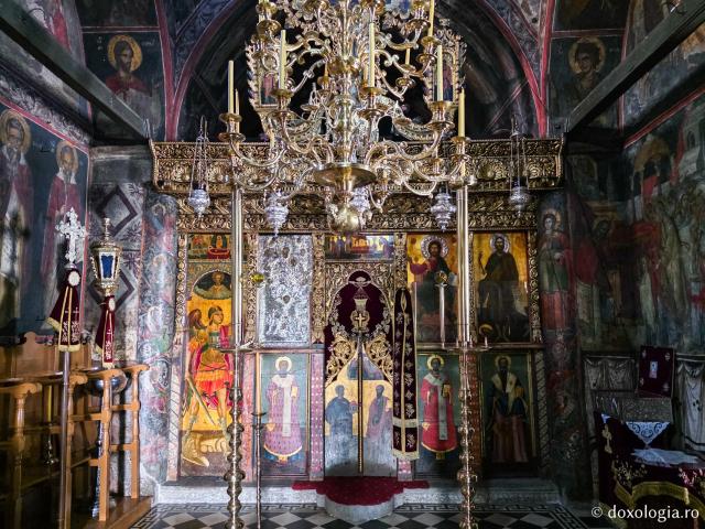 Mănăstirea „Izvorul Tămăduirii” din Patmos – locașul ce adăpostește Icoana cu trei ochi a Maicii Domnului „Eleusa” / Foto: Magda Buftea Mănăstirea „Izvorul Tămăduirii” din Patmos – locașul ce adăpostește Icoana cu trei ochi a Maicii Domnului „Eleusa”