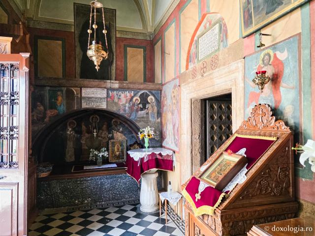 Mănăstirea „Izvorul Tămăduirii” din Patmos – locașul ce adăpostește Icoana cu trei ochi a Maicii Domnului „Eleusa” / Foto: Magda Buftea Mănăstirea „Izvorul Tămăduirii” din Patmos – locașul ce adăpostește Icoana cu trei ochi a Maicii Domnului „Eleusa”