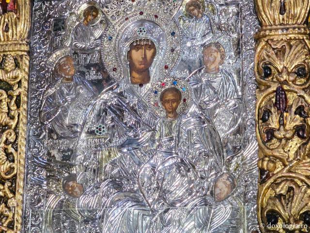 Mănăstirea „Izvorul Tămăduirii” din Patmos – locașul ce adăpostește Icoana cu trei ochi a Maicii Domnului „Eleusa” / Foto: Magda Buftea Mănăstirea „Izvorul Tămăduirii” din Patmos – locașul ce adăpostește Icoana cu trei ochi a Maicii Domnului „Eleusa”