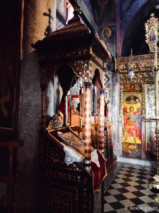 Mănăstirea „Izvorul Tămăduirii” din Patmos – locașul ce adăpostește Icoana cu trei ochi a Maicii Domnului „Eleusa” Mănăstirea „Izvorul Tămăduirii” din Patmos – locașul ce adăpostește Icoana cu trei ochi a Maicii Domnului „Eleusa”