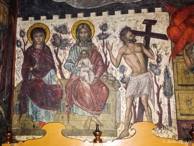 Mănăstirea „Izvorul Tămăduirii” din Patmos – locașul ce adăpostește Icoana cu trei ochi a Maicii Domnului „Eleusa” Mănăstirea „Izvorul Tămăduirii” din Patmos – locașul ce adăpostește Icoana cu trei ochi a Maicii Domnului „Eleusa”