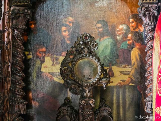 Mănăstirea „Panaghia Tsambika” (Kato sau „Tsambika de jos”) – locașul ce deține o icoană făcătoare de minuni a Maicii Domnului