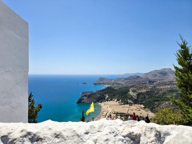 Pași de pelerin la Mănăstirea „Panaghia Tsambika” din Rodos, mănăstirea cea veche sau „Tsambika de sus”