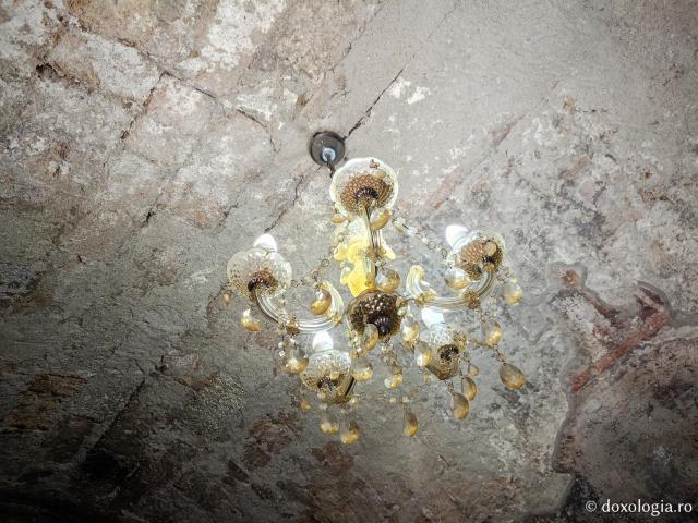 Pași de pelerin la Mănăstirea „Panaghia Tsambika” din Rodos, mănăstirea cea veche sau „Tsambika de sus”