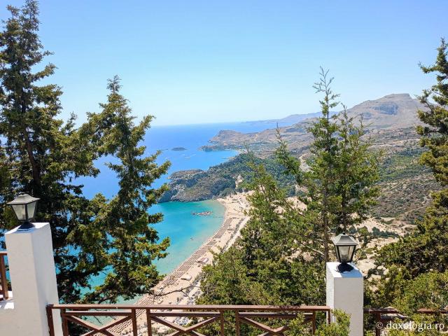 Pași de pelerin la Mănăstirea „Panaghia Tsambika” din Rodos, mănăstirea cea veche sau „Tsambika de sus”