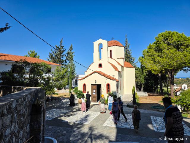 Popas duhovnicesc la Mănăstirea „Panaghia Paramythia” din Insula Rodos