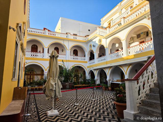 Mănăstirea „Sfântul Arhanghel Mihail” Panormiti din Insula Symi – unul dintre cele mai importante locuri de pelerinaj din Marea Egee